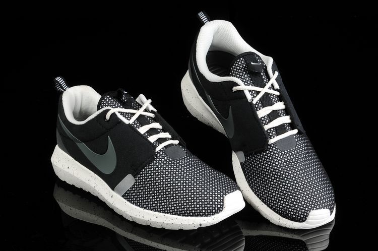roshe run noir et jaune